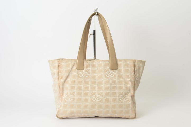 シャネル　バック