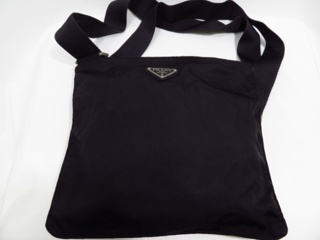プラダ　ショルダーバッグ