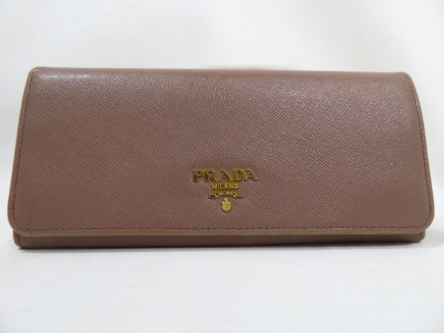 プラダ　財布